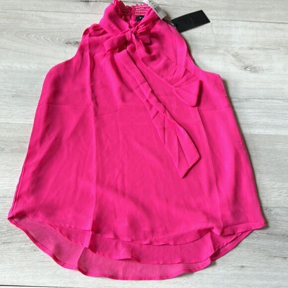 Gibsonlook Smocked Neck Chiffon Shell with Detachable Tie XS Hot Pink NWT IN PKG - Picture 6 of 7
